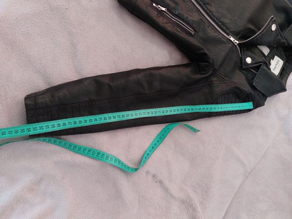 Куртка з еко шкіри 146р.