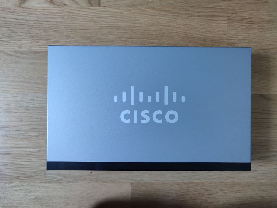 Switch Cisco SF 100-16