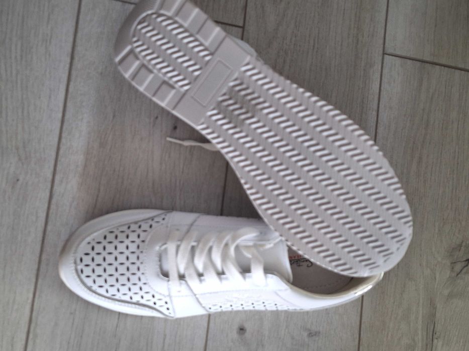 Skorzane azurowe sneakersy 41