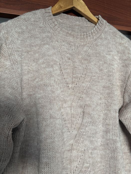 sweterek beżowo-różowy