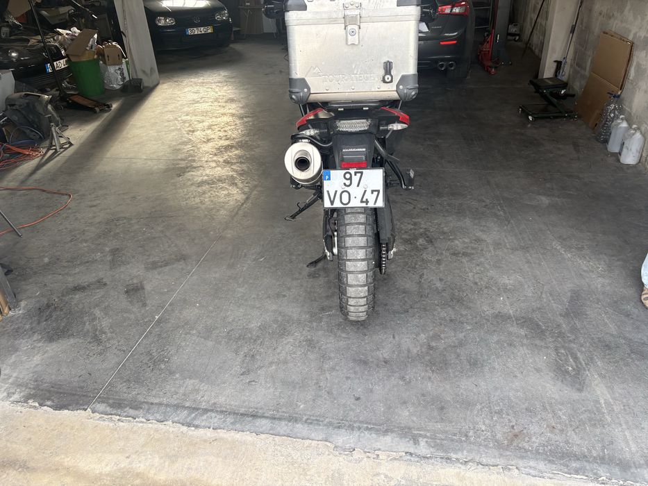 Vendo BMW GS 800.