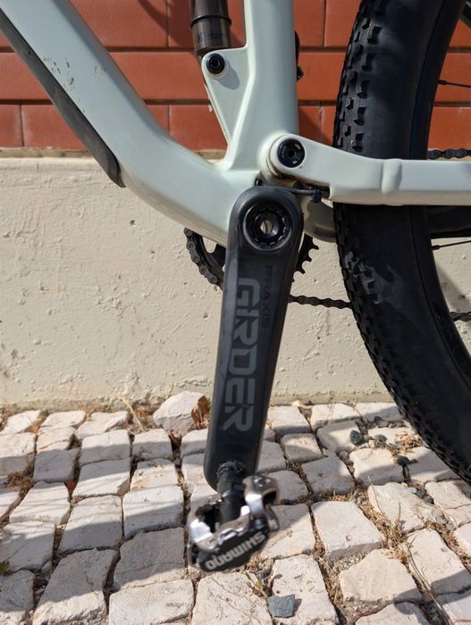 Cube stereo EX carbono
