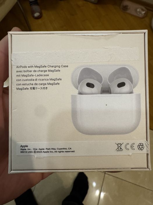 Продам Airpods 3