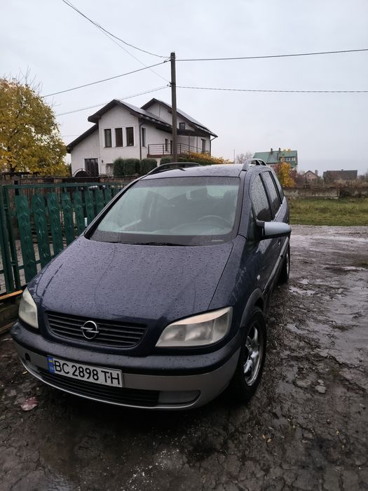 Opel Zafira продається