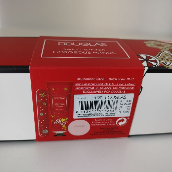 Zestaw nowy Douglas cream, sól, ręcznik, mydło, krem do rąk