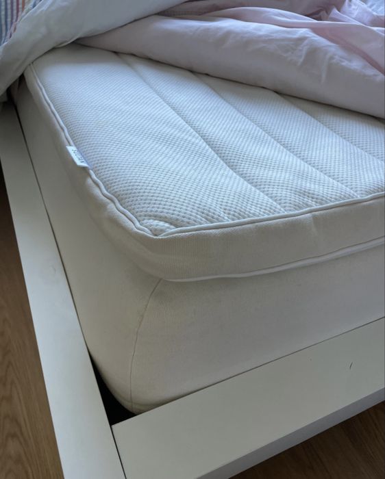 2 camas Malm e 2 colchões sultan