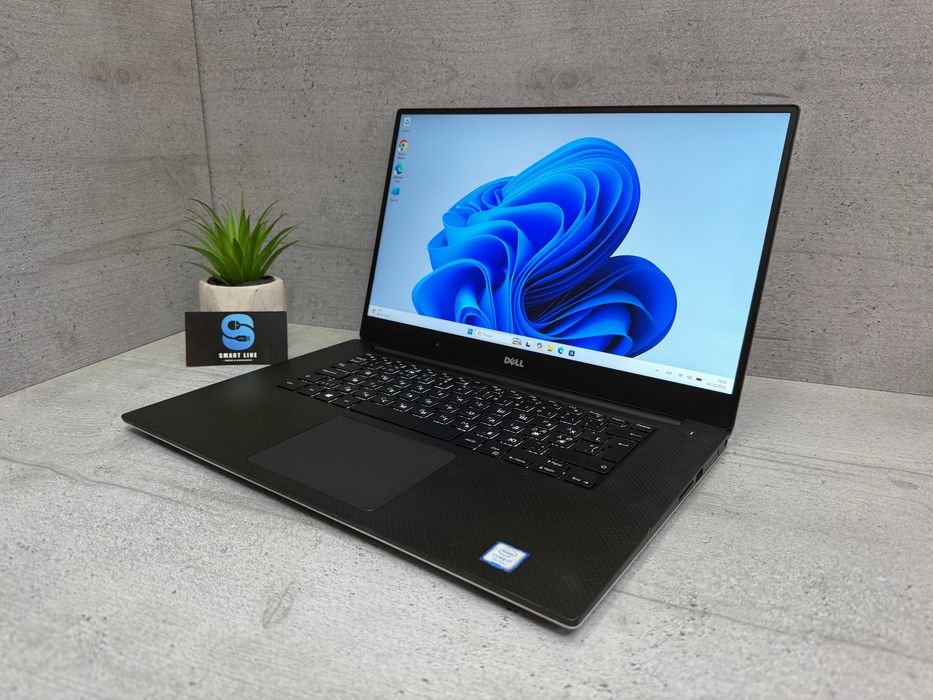 Стильний ноутбук Dell Xps 15 9560/i7-7700HQ/256gb ssd/Nvidia/16gb ddr4