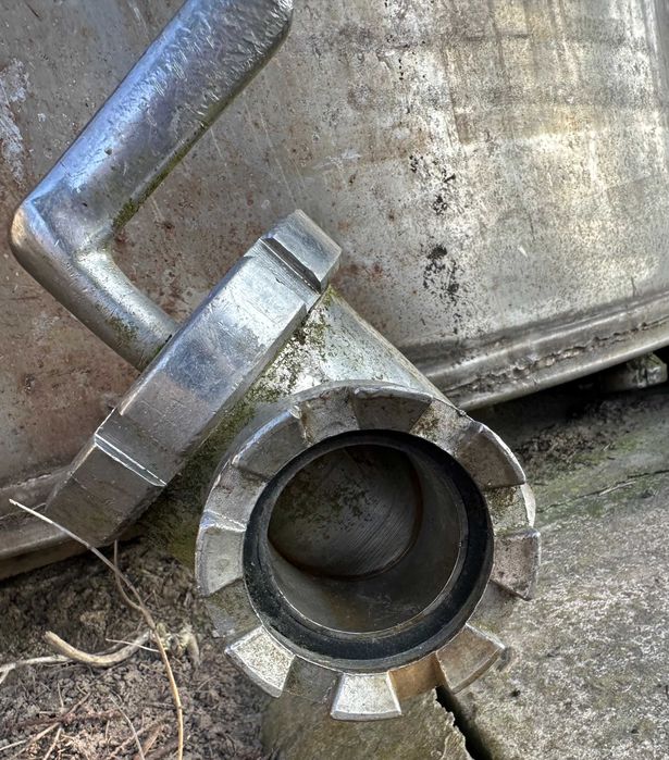 Чан з нержавіючої сталі