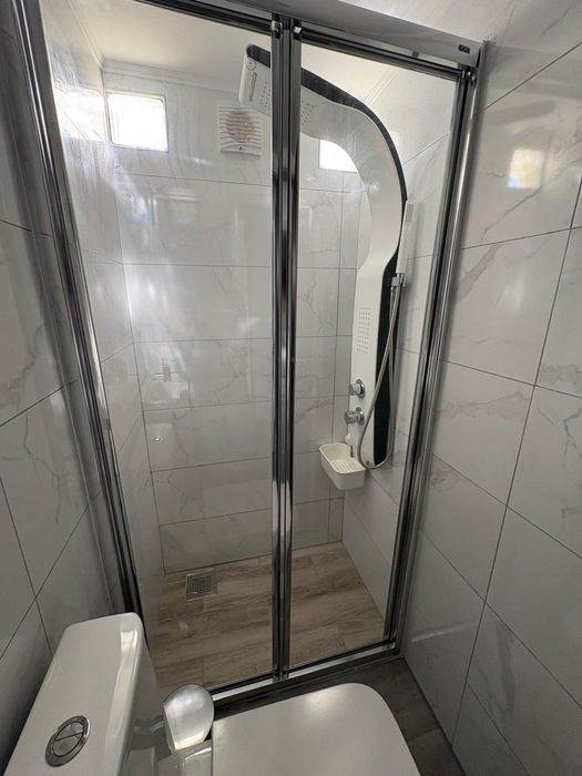 Quartos individual perto da Ajuda  com tudo incluído .
BQUARTO