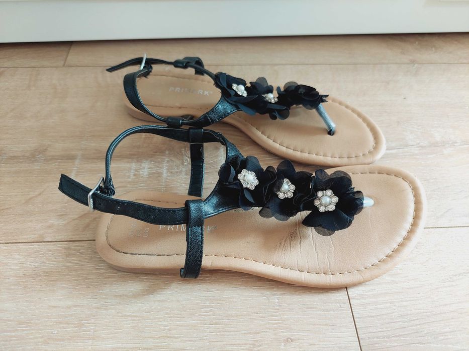 sandaly r. 36 Primark
