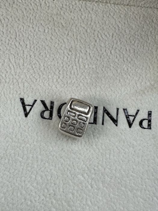 Pandora charms telefon