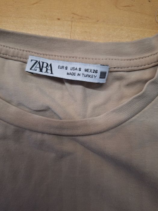 Top Zara bege escura