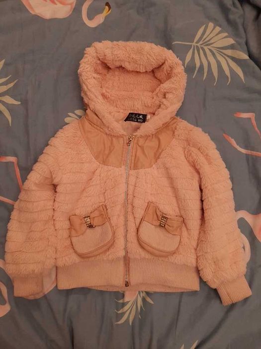 Курточка на дівчинку