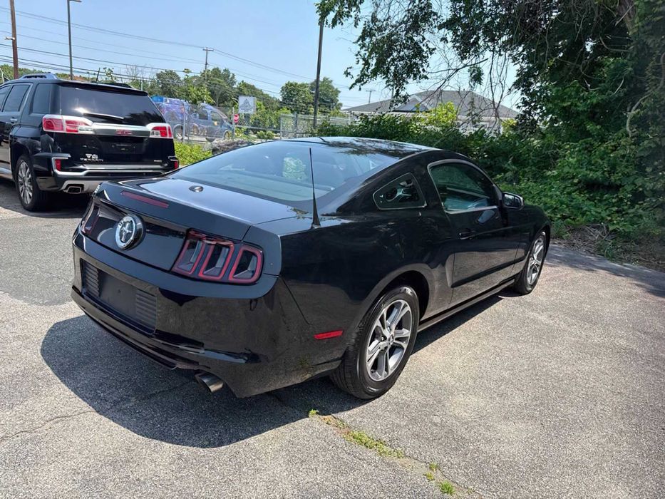 Ford Mustang      2014