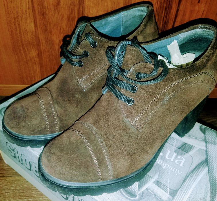 Жіночі туфлі броги замшеві