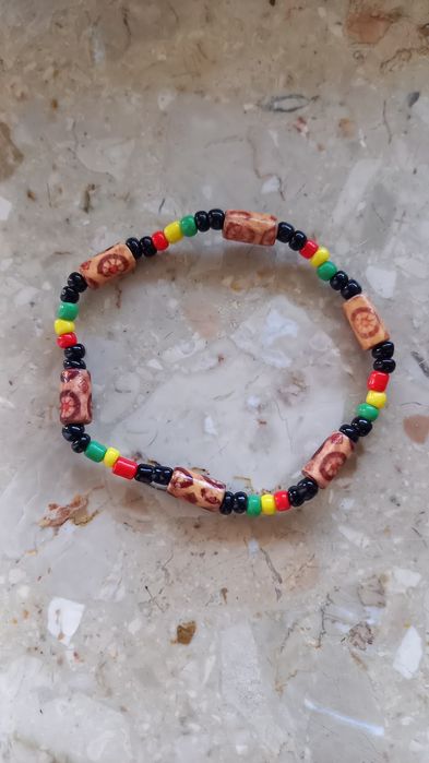 Bransoletka rasta z kolorowymi koralikami jamajca styl reggae unisex