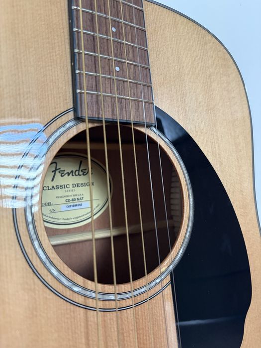 gitara Fender CD-60 + pokrowiec, pasek i kostki
