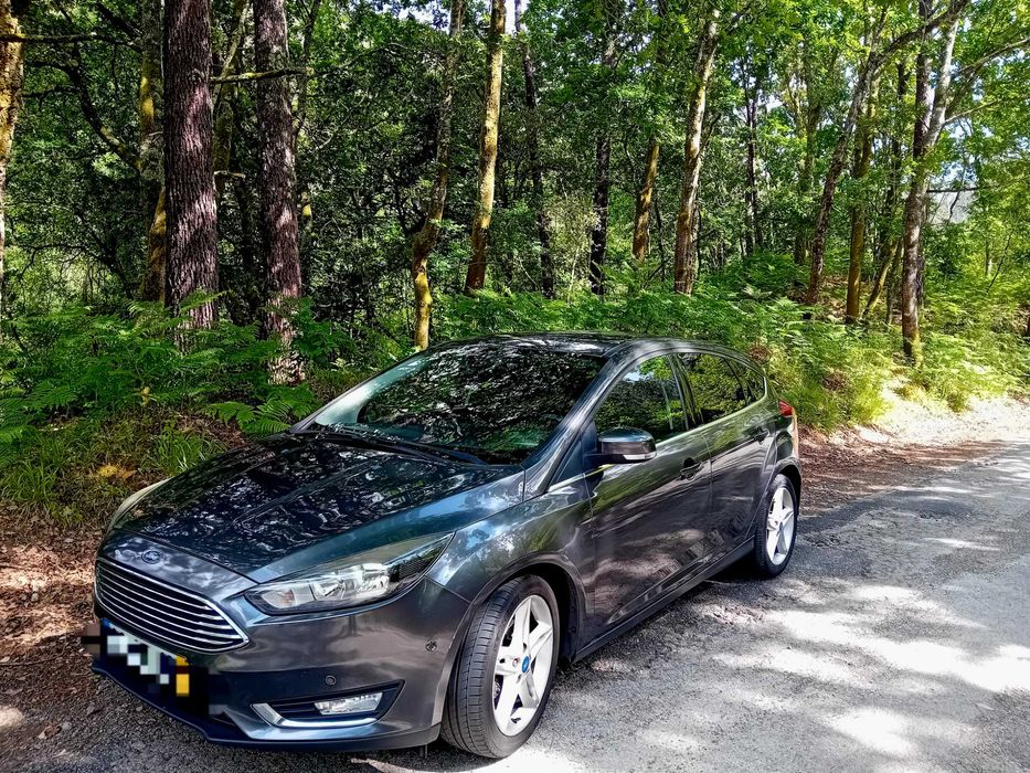 Ford focus titanium em excelente estado