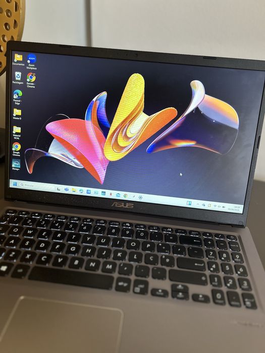 Portátil ASUS 15.6” FHD