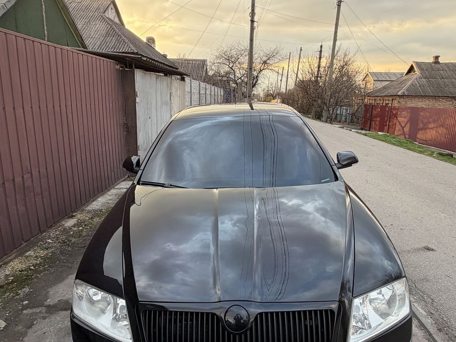 продам семейное авто