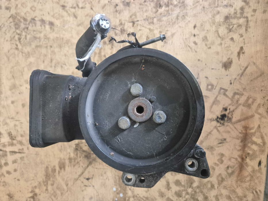 Pompa wspomagania  Bmw e46 lift 320d