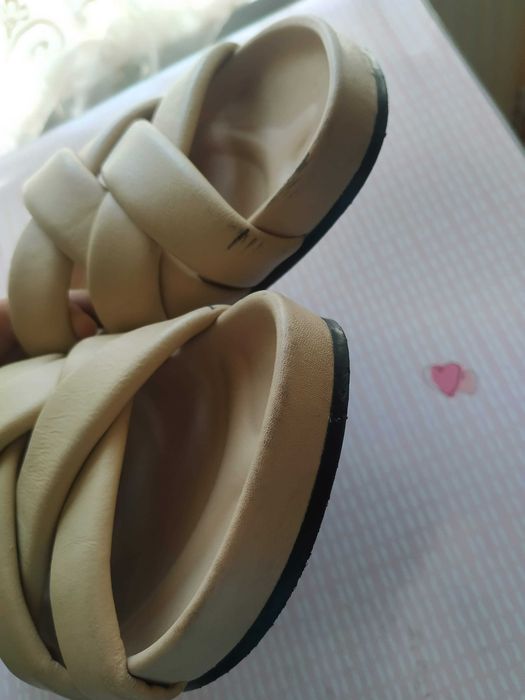 Шкіряні бежеві жіночі шльопанці від Zara, 38 розмір