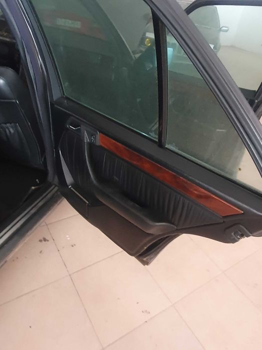 Mercedes E200 16v - Nacional - 163.980kms - Pequeno sinistro