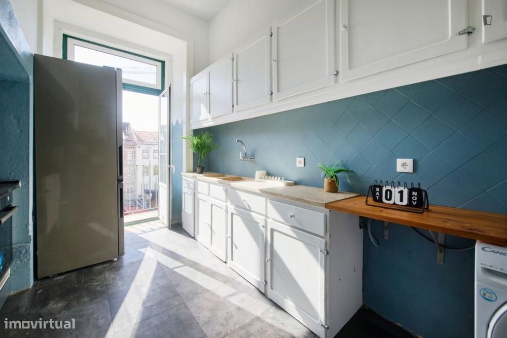 Quarto - localizado em Santos Lisbon