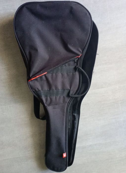 Guitarra clássica com saco e 5 palhetas