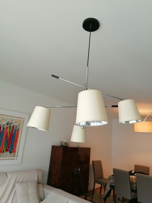 Candeeiro design, com 4 abatjour, bege, novo.