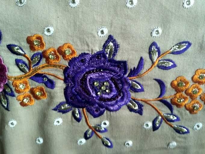 в национальном стиле красивая вышивка шелком на хлопке гирлянда цветы