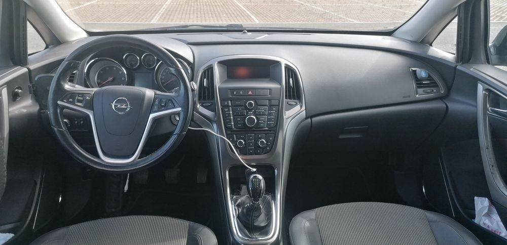 Astra j sport toure 1.3 ecoflex 2011