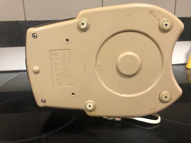 Maquina centrifugadora de  sumos Moulinex modelo 753