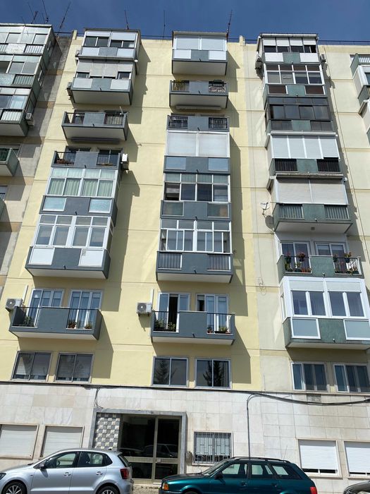 Apartamento T1 remodelado Benfica São Domingos