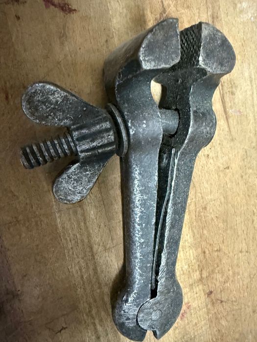 Imadło ręczne, ścisk