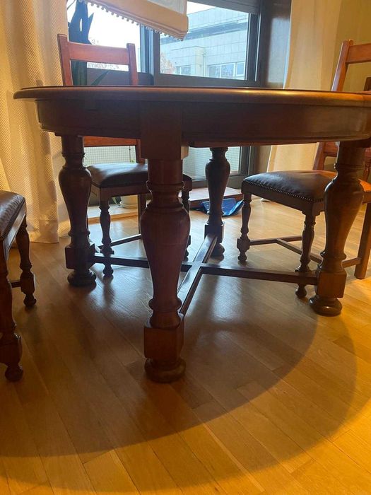 Mesa Extensível e Cadeiras em Madeira Natural de Cerejeira