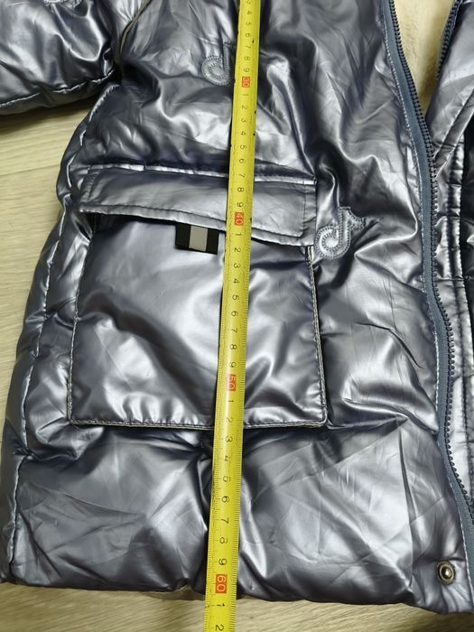 Продам пуховик на девочку 6-7 лет