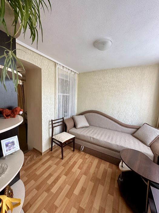 Продам часть дома индивидуальное отопление метро Левада