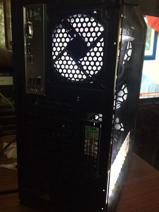 PC Gaming RTX 4060 + Ryzen 7 5700X | 16GB RAM