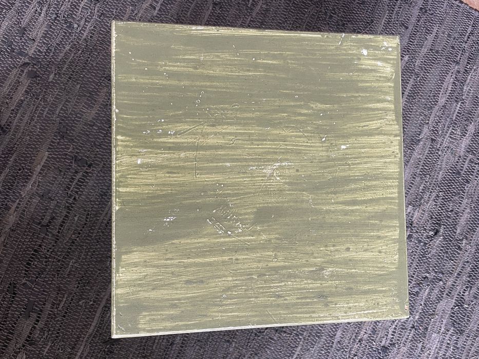 2 Bancos de madeira pintados a mão