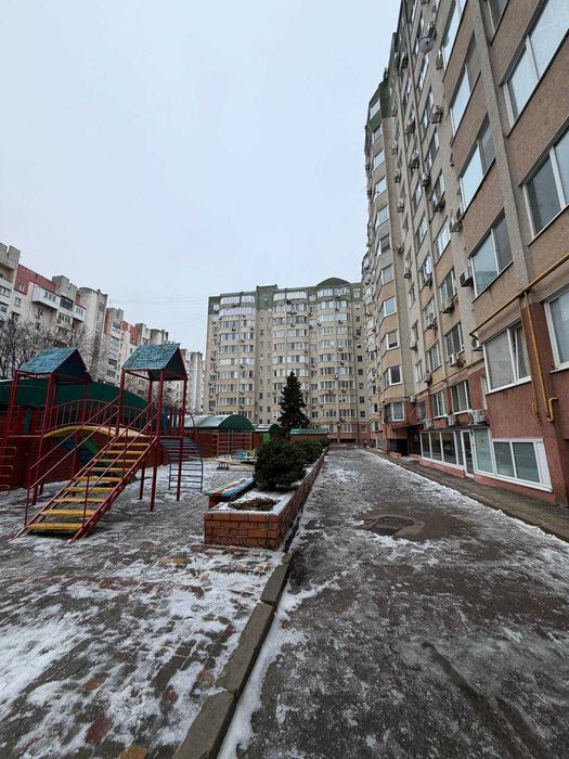 Продам велику 2-кімнатну квартиру в новобудові з ГАЗОМ на Таїрова, вул. Костанді