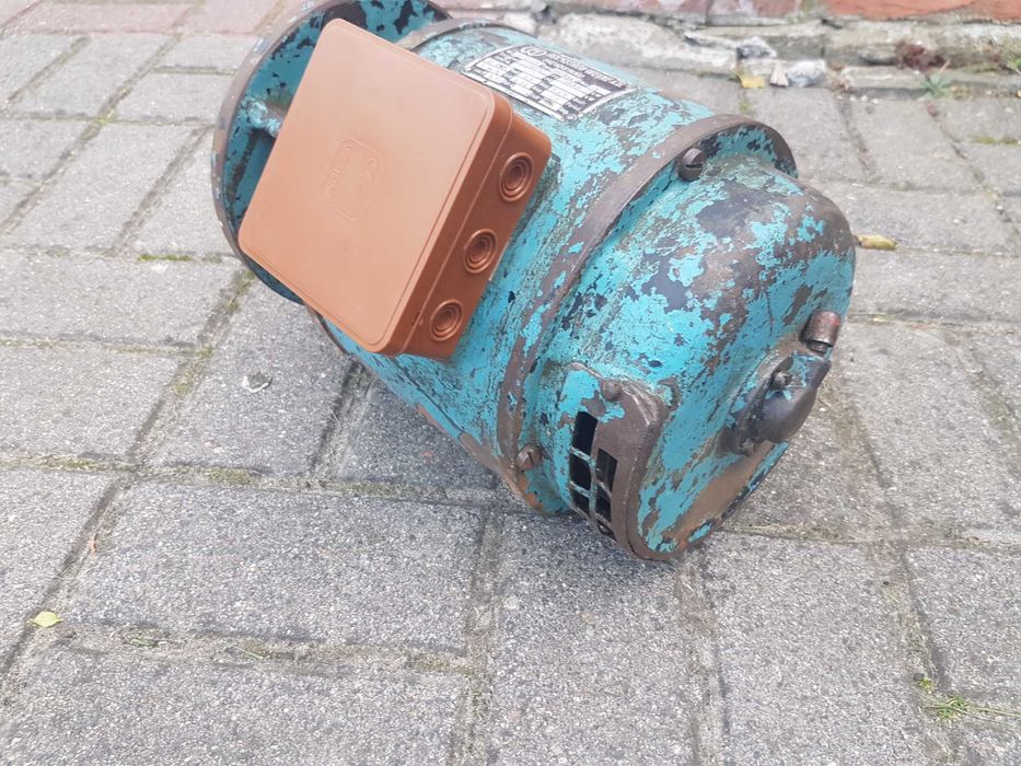 Sprzedam silnik elektryczny - trójfazowy