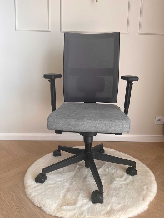 BEJOT fotel biurowy - ergonomiczny, regulowany, stan bdb - wart 1300 zł