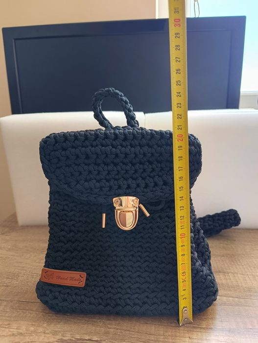 Plecak na szydełku czarny