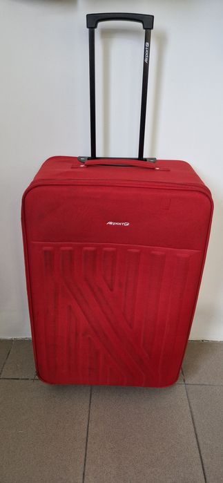 Walizka podróżna czerwona na 4 kółkach materiałowa