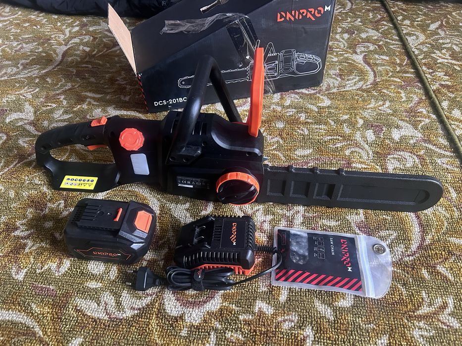 Акумуляторна пила dnipro m
