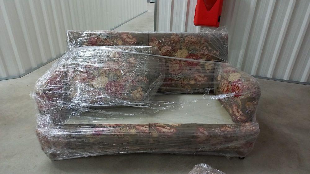 Sofá clássico 2 lugares