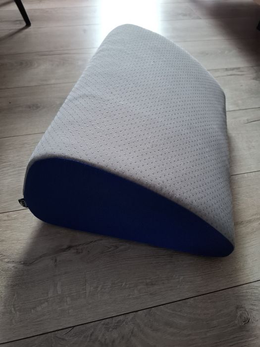 Podnóżek  z firmy Ikea