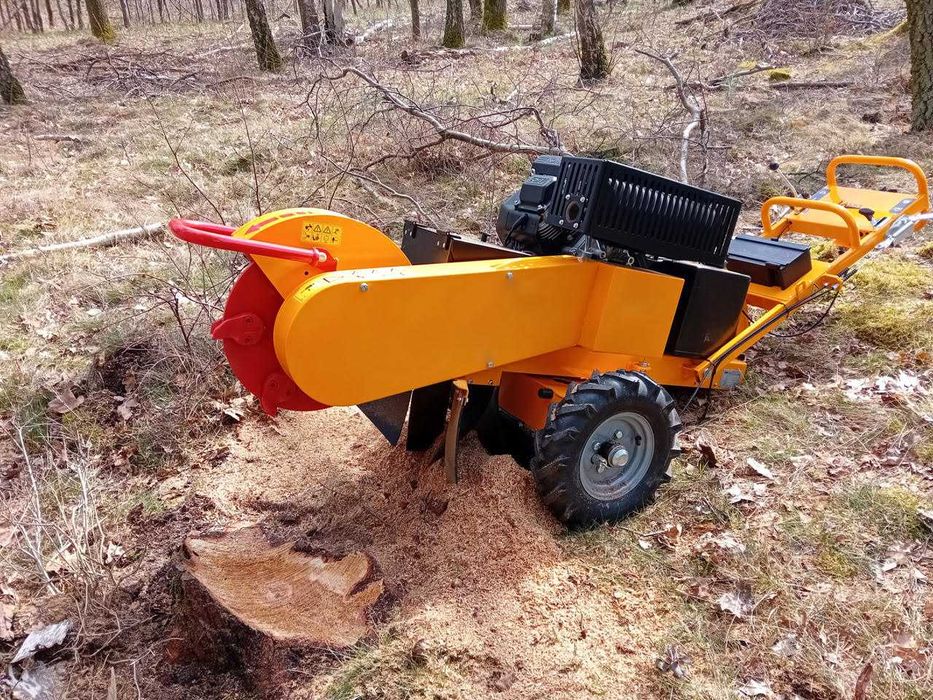 Frezowanie karczowanie usuwanie pni karp korzeni drzew