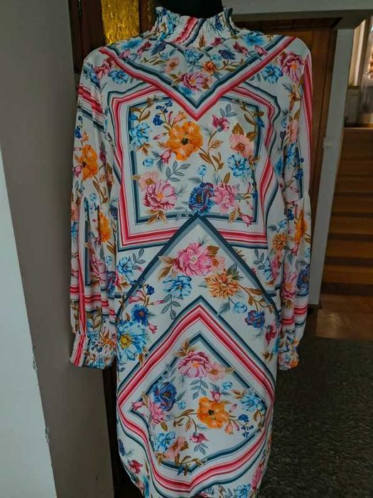 Sukienka Boho body Flirt boutigue kwiaty wzory